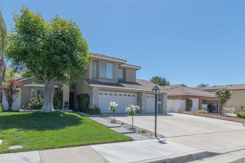 Property Photo:  39686 Cedarwood Drive  CA 92563 