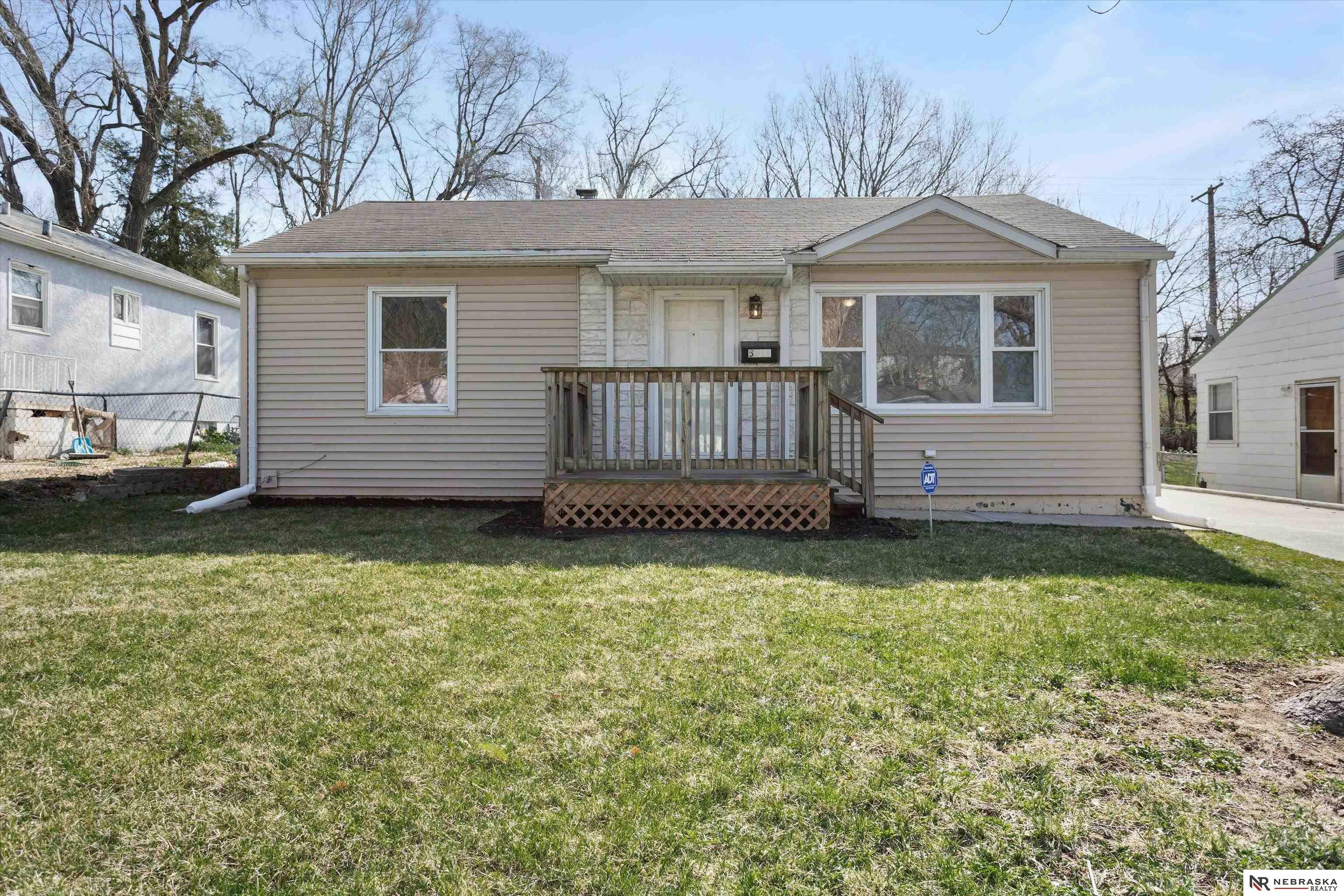 Property Photo:  5711 N 35th  NE 68111 