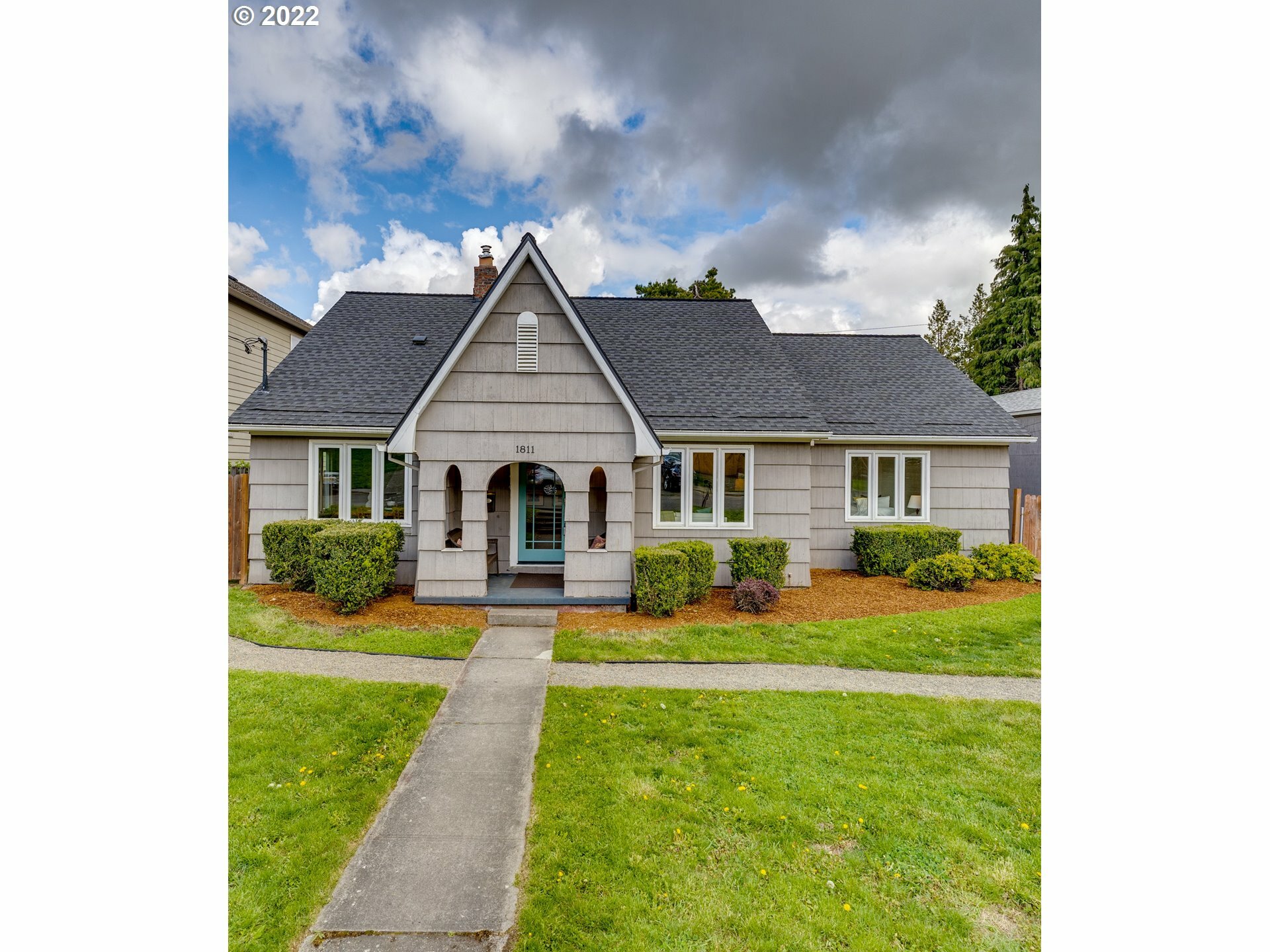 Property Photo: 1811 NE Buffalo St OR 97211