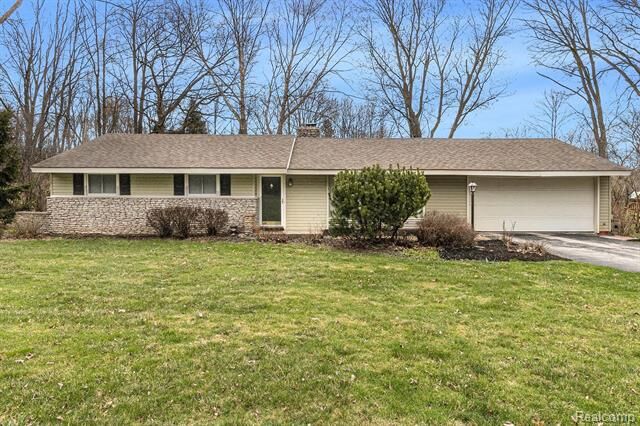 Property Photo: 30960 Pear Ridge MI 48334