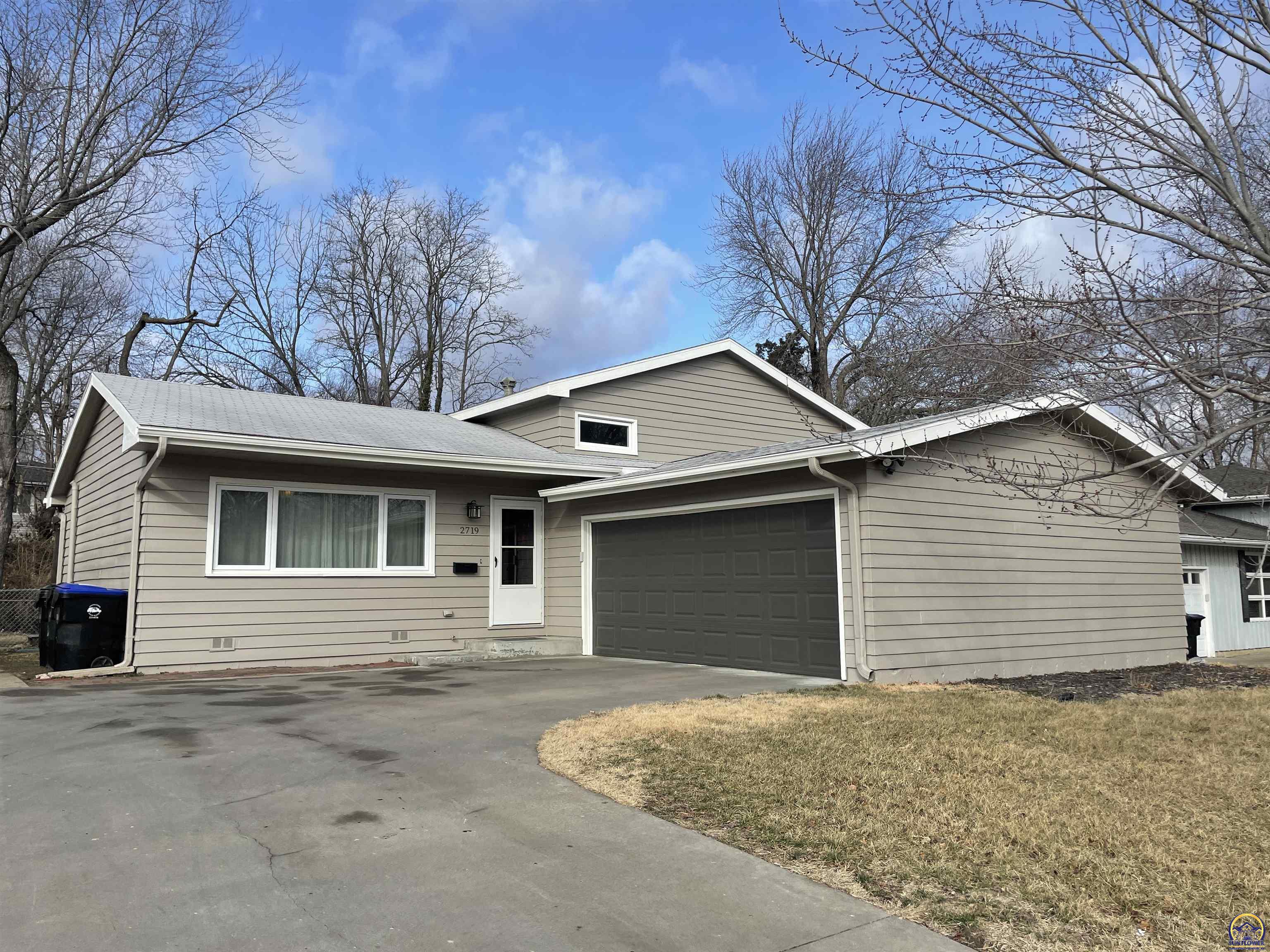 Property Photo: 2719 SW McAlister Ave KS 66614