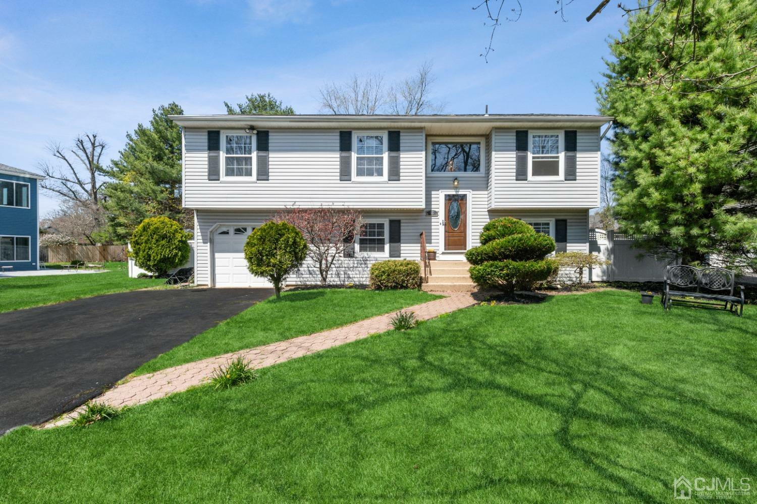 Property Photo:  55 Linden Lane  NJ 08536 