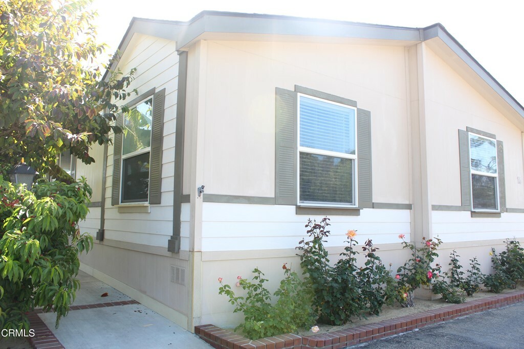 Property Photo:  16 Debussy Lane 16  CA 93003 