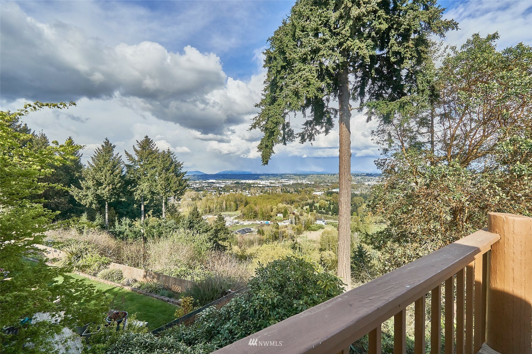 Property Photo:  24502 43rd Avenue S  WA 98032 