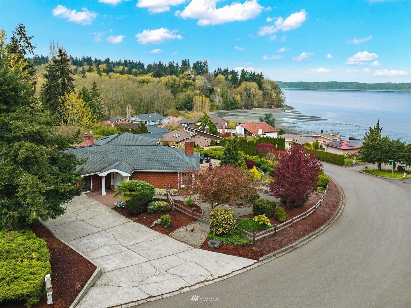 Property Photo:  31011 39th Avenue SW  WA 98023 