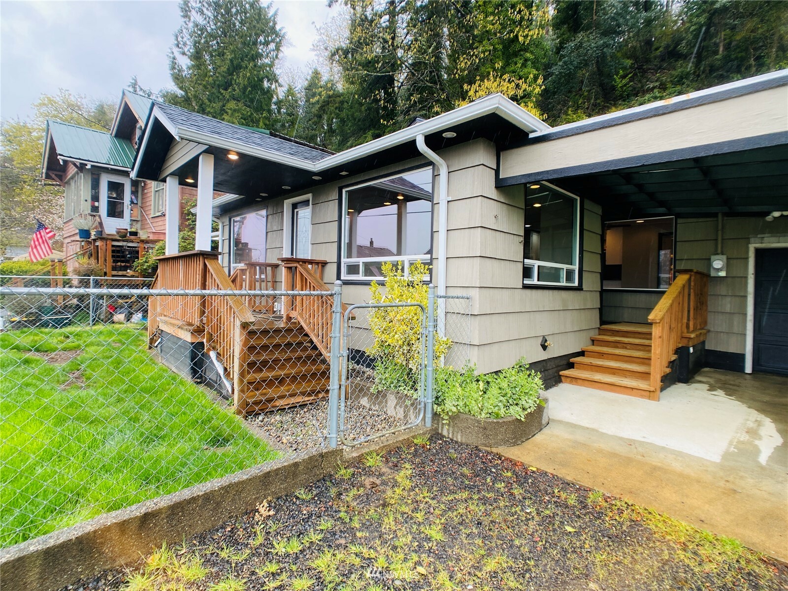 Property Photo:  2220 W 5th Street  WA 98520 