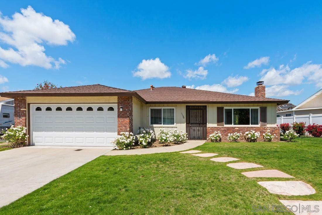 Property Photo: 1130 La Mirada Ave CA 92026