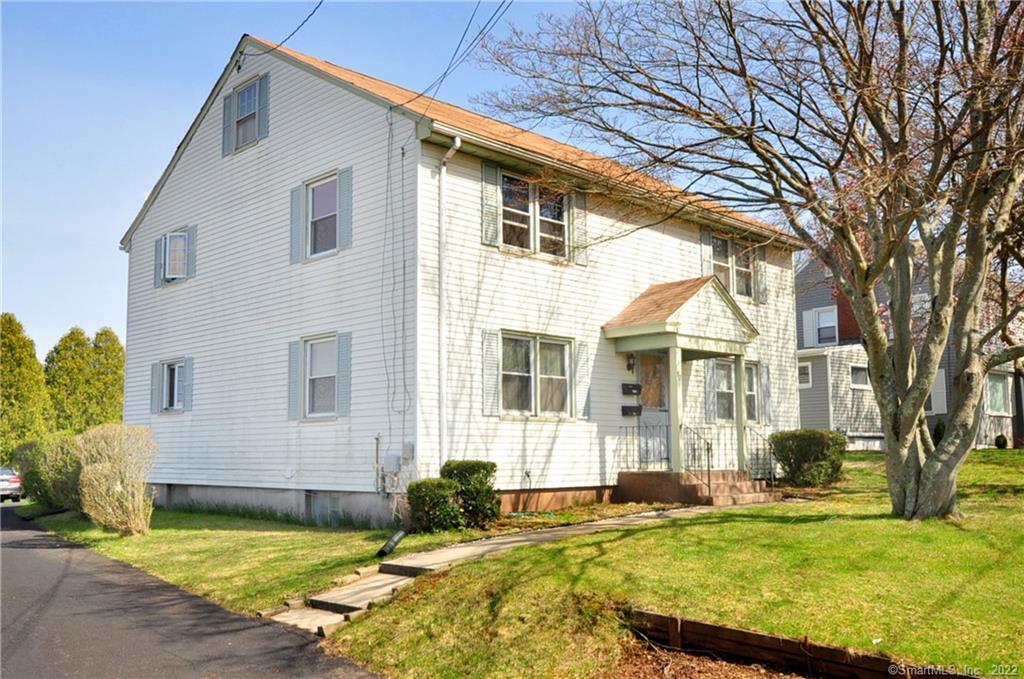 92 West Street  Middletown CT 06457 photo