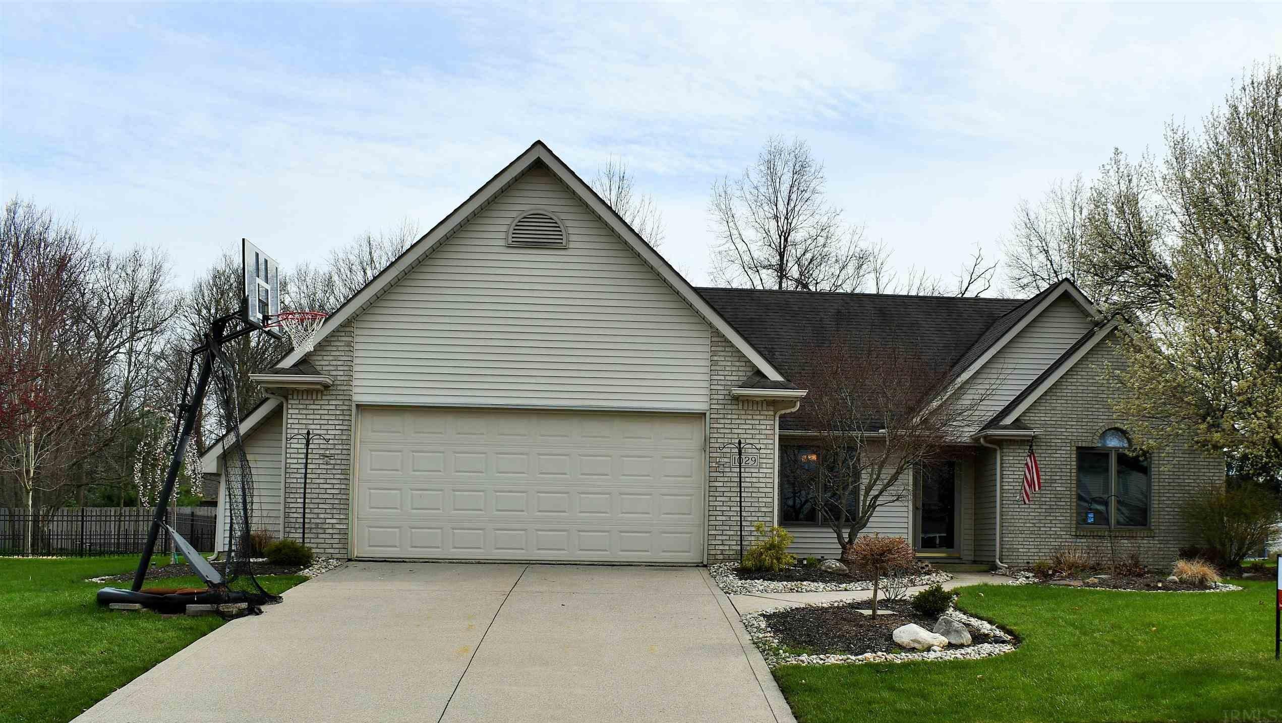 Property Photo:  1029 Hemingford Court  IN 46845-2037 