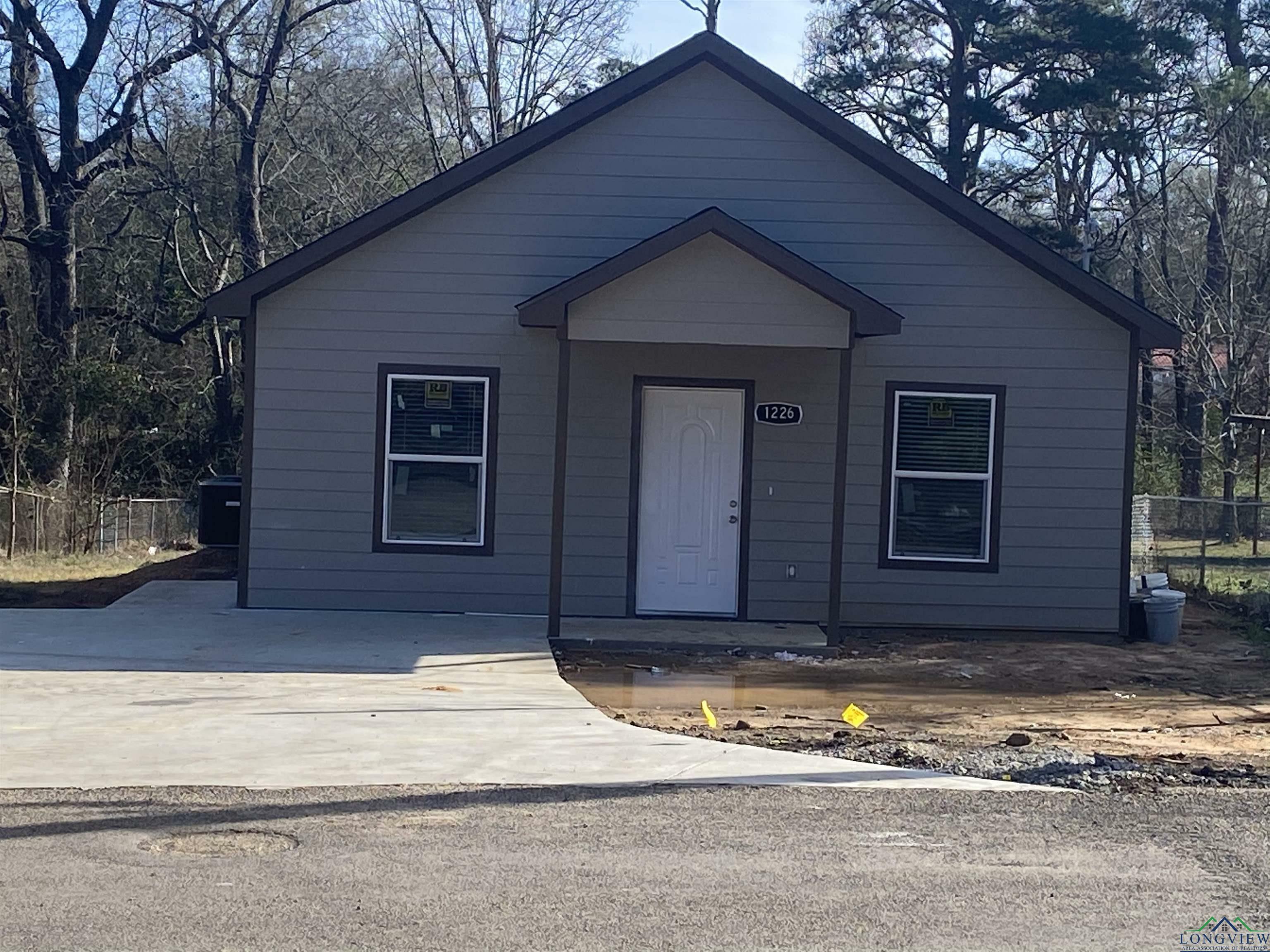 Property Photo:  1226 N Tenth St  TX 75601 