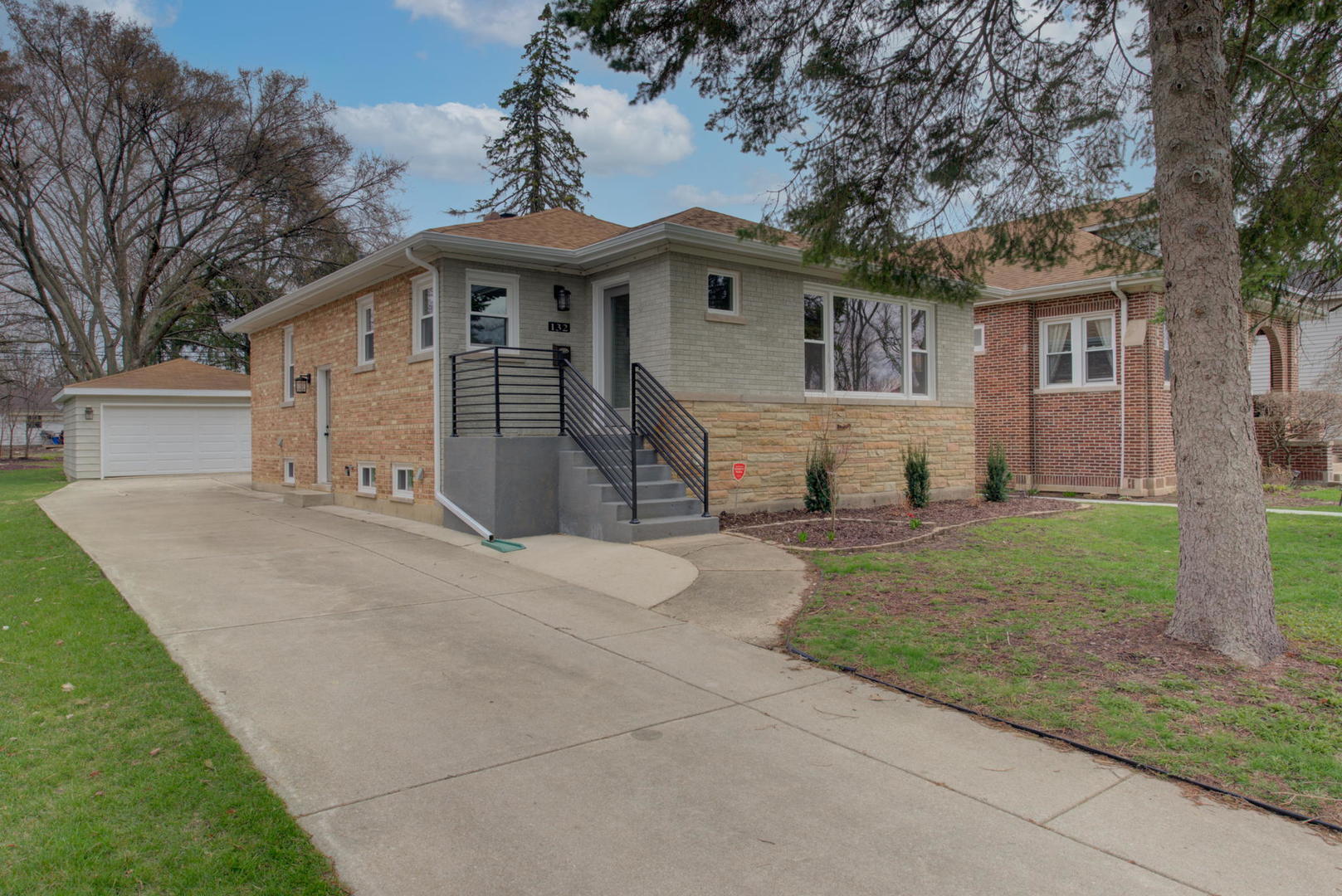 Property Photo: 132 W Monroe Street IL 60181