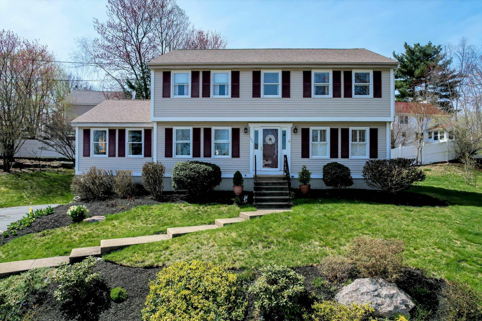 Property Photo: 100 Windward Lane NH 03104