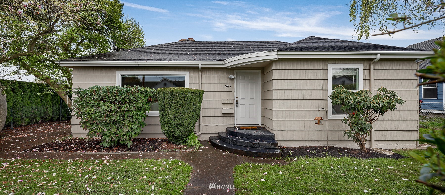 Property Photo:  1817 S 3rd Street  WA 98273 