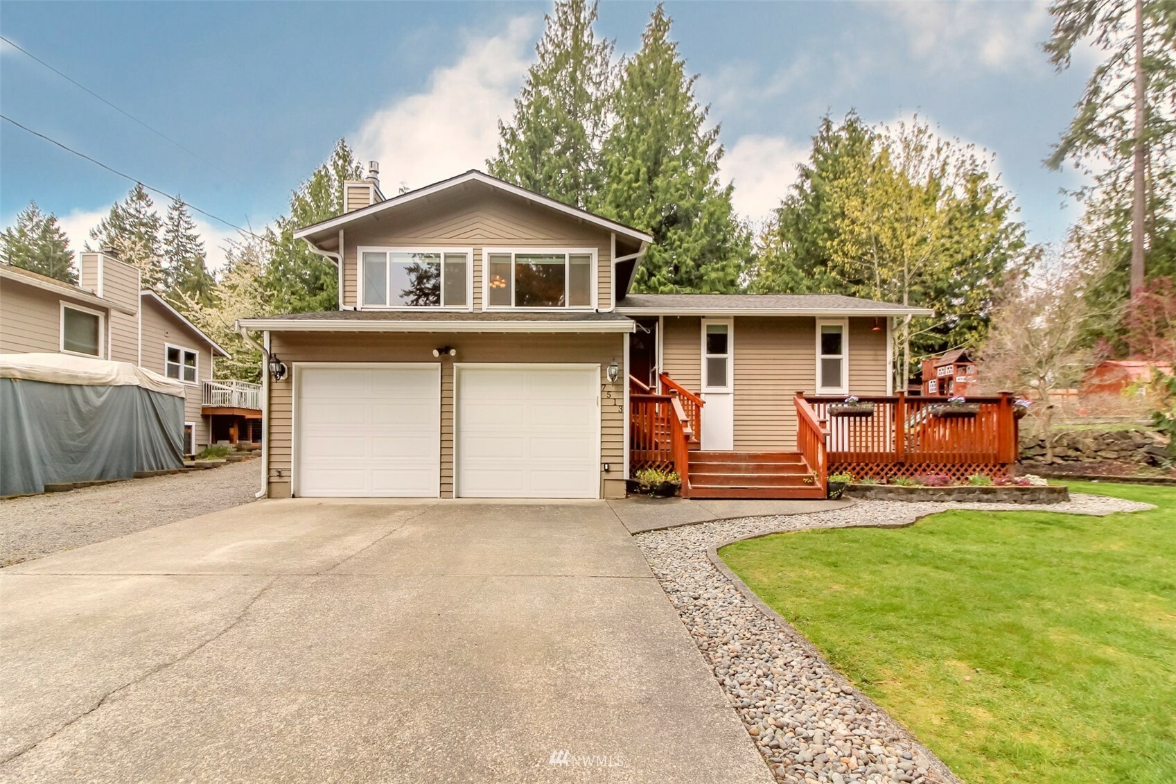 Property Photo:  7513 188th Avenue E  WA 98391 