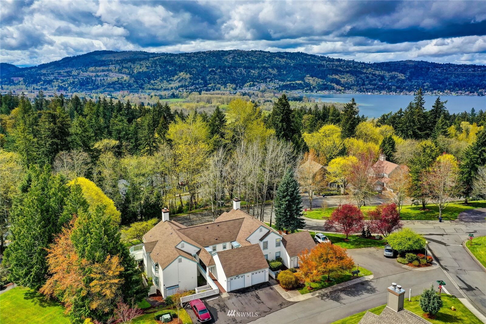 Property Photo:  4259 224th Court SE  WA 98029 