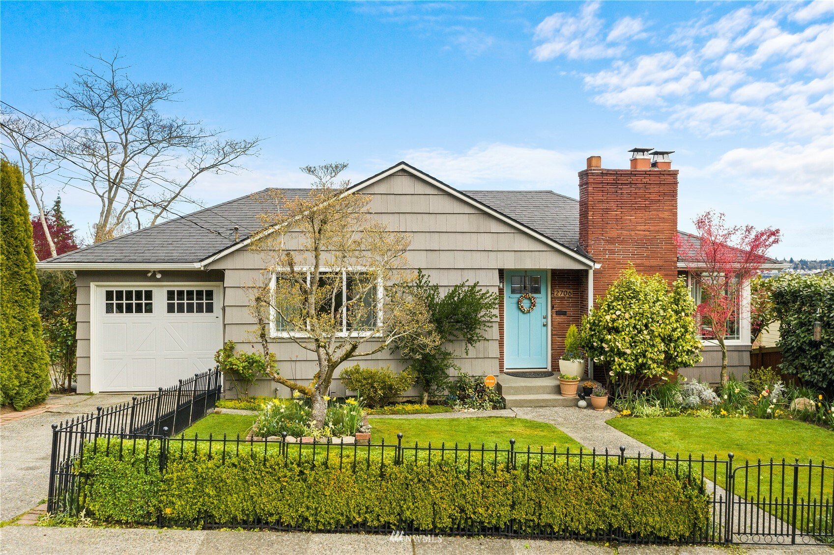 Property Photo: 2706 W Elmore Street WA 98199
