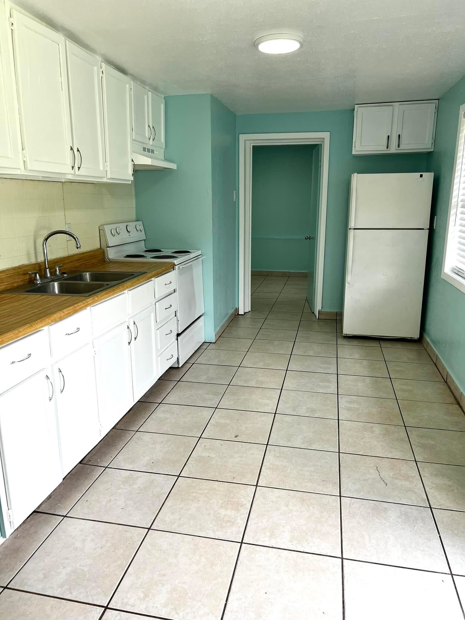 Property Photo: 602 W Veterans FL 32347
