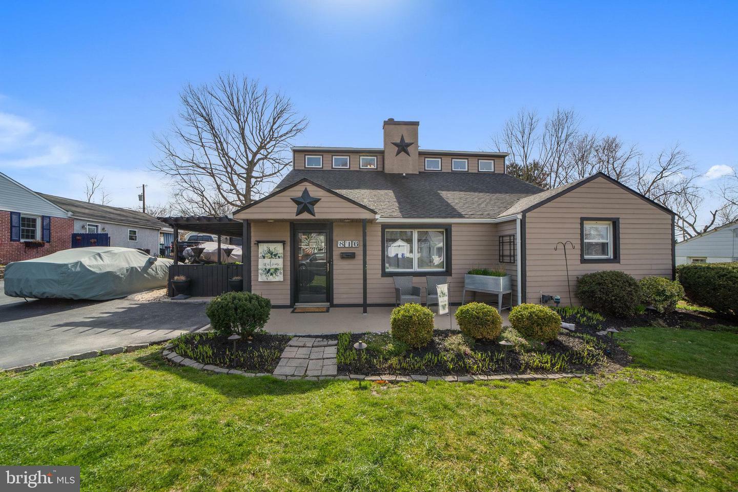 Property Photo: 816 Cherry Lane PA 19462