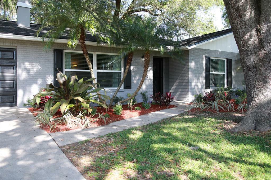 Property Photo:  124 Goins Drive  FL 33584 