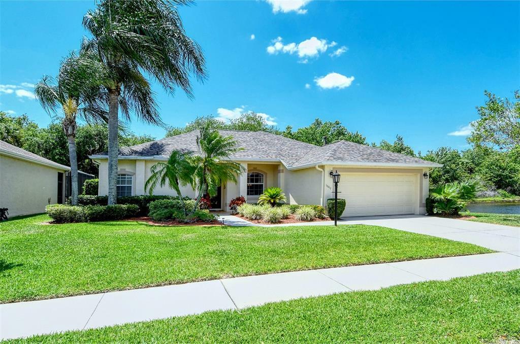 Property Photo:  10417 Old Grove Circle  FL 34212 