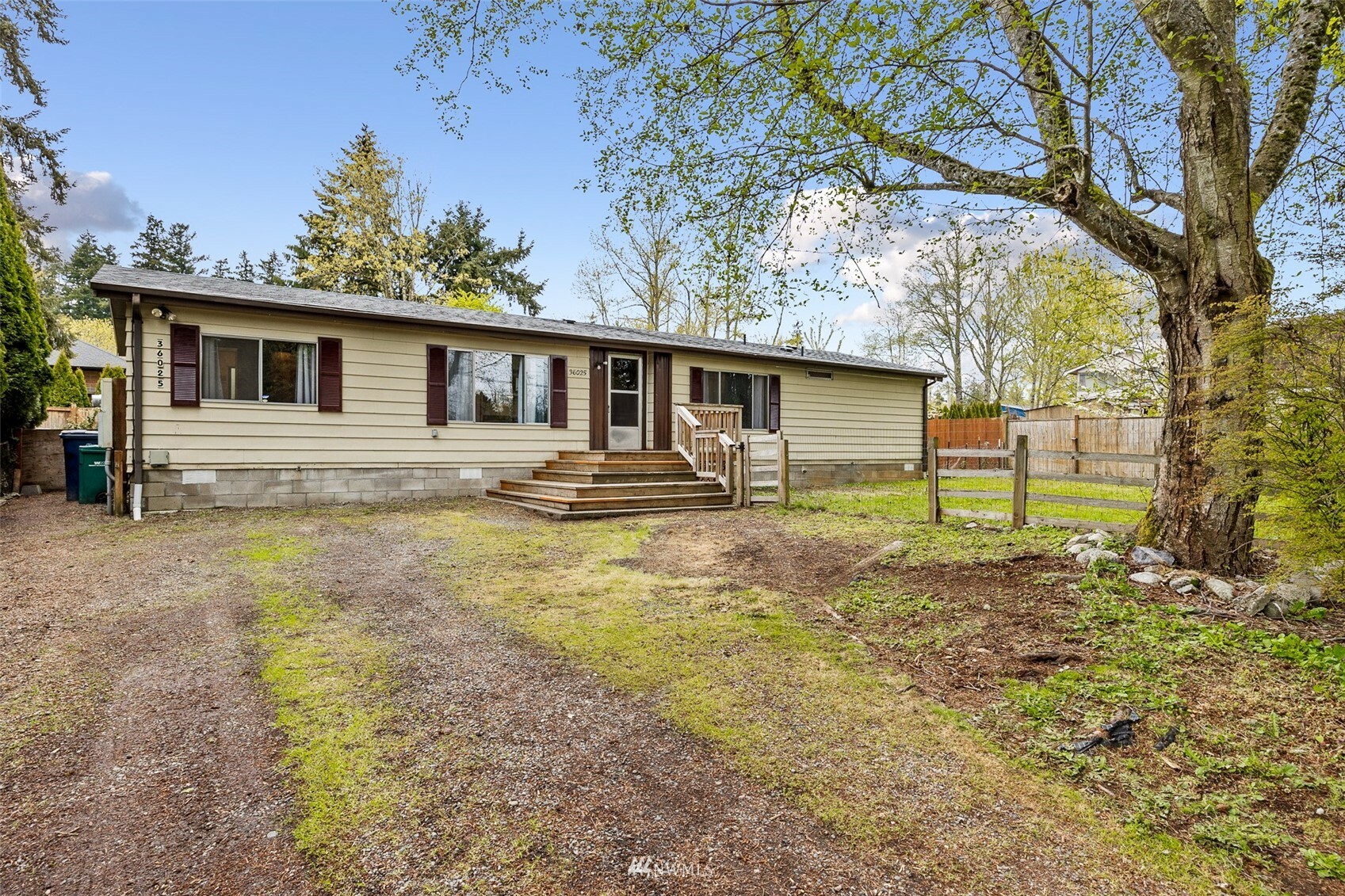Property Photo: 36025 52nd Avenue S WA 98001