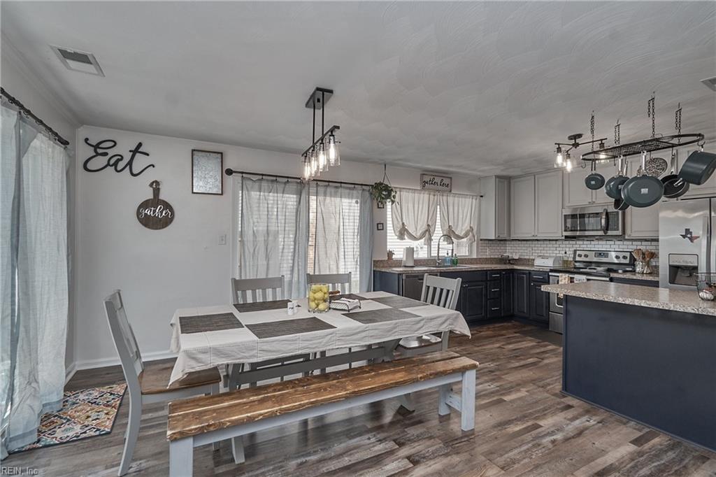 Property Photo:  1205 Geranium Crescent  VA 23453 