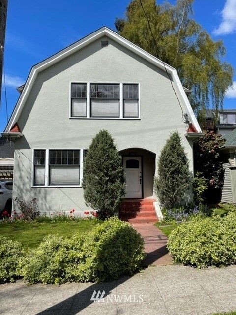 Property Photo:  1106 E Republican Street  WA 98102 