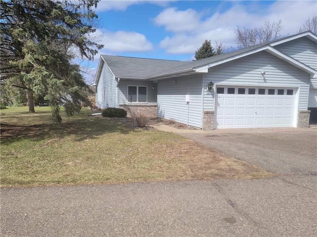 Property Photo:  828 Oak Court  WI 54020 
