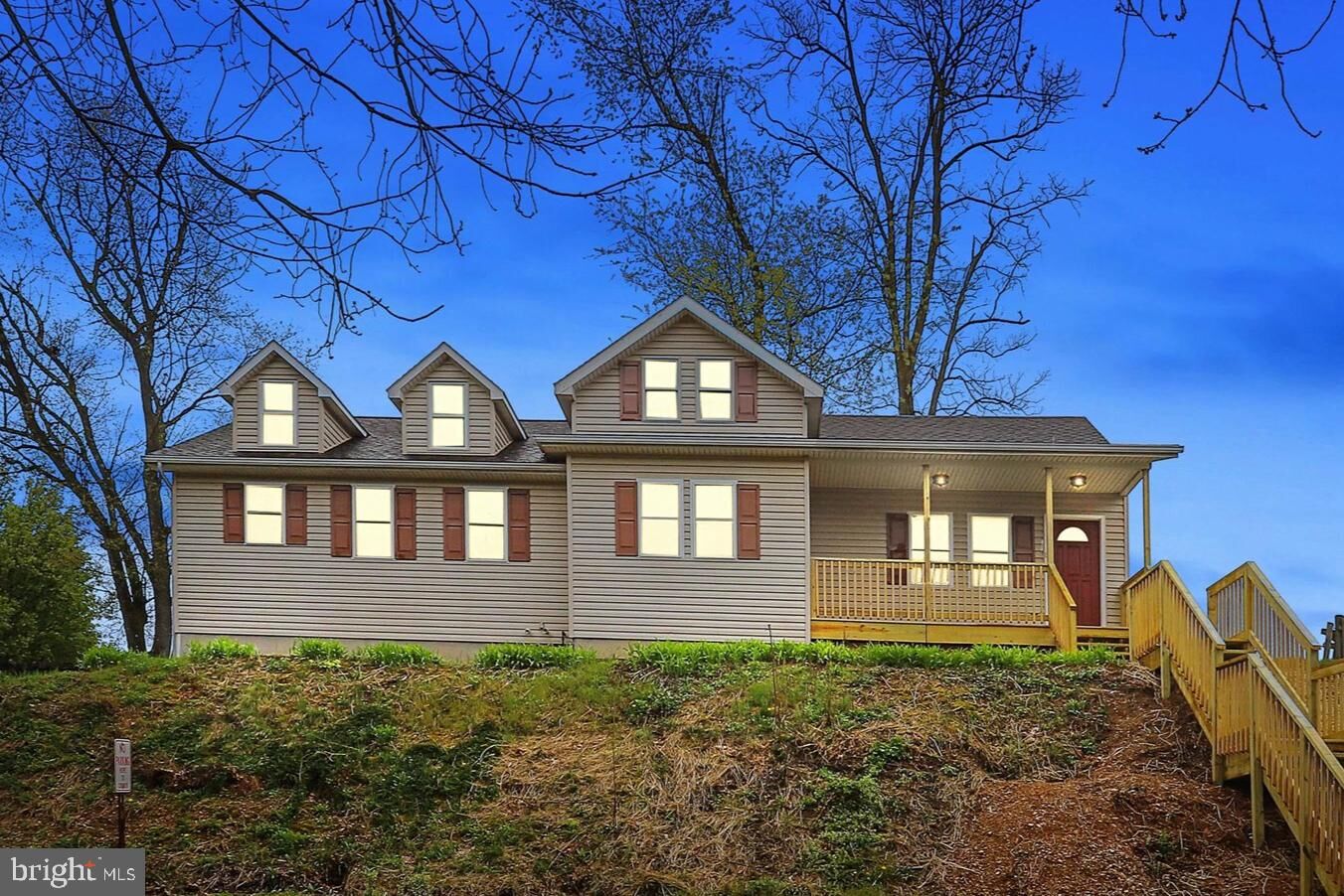 Property Photo:  4761 Lawntara Street  PA 17111 