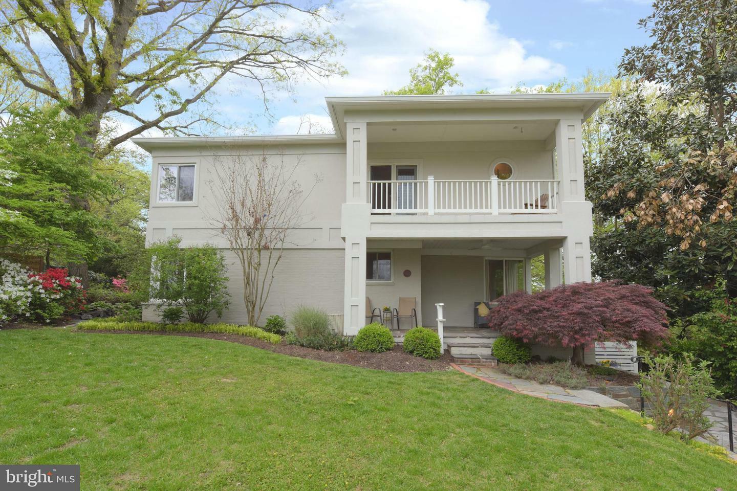 Property Photo: 2924 Argyle Drive VA 22305