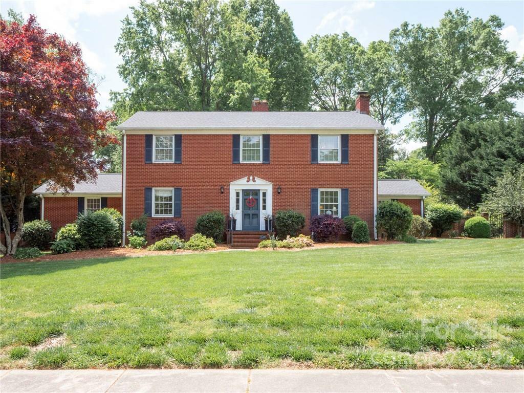 Property Photo:  117 Lansdowne Road  NC 28270 