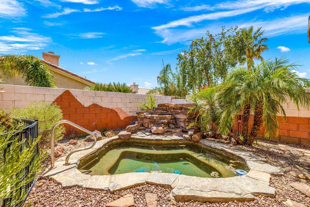 Property Photo:  79587 Morning Glory Court  CA 92253 