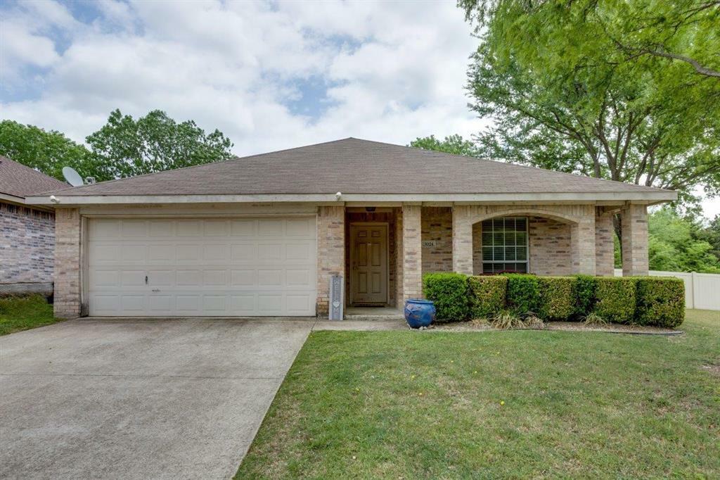 Property Photo: 5024 Jacob Way TX 75211