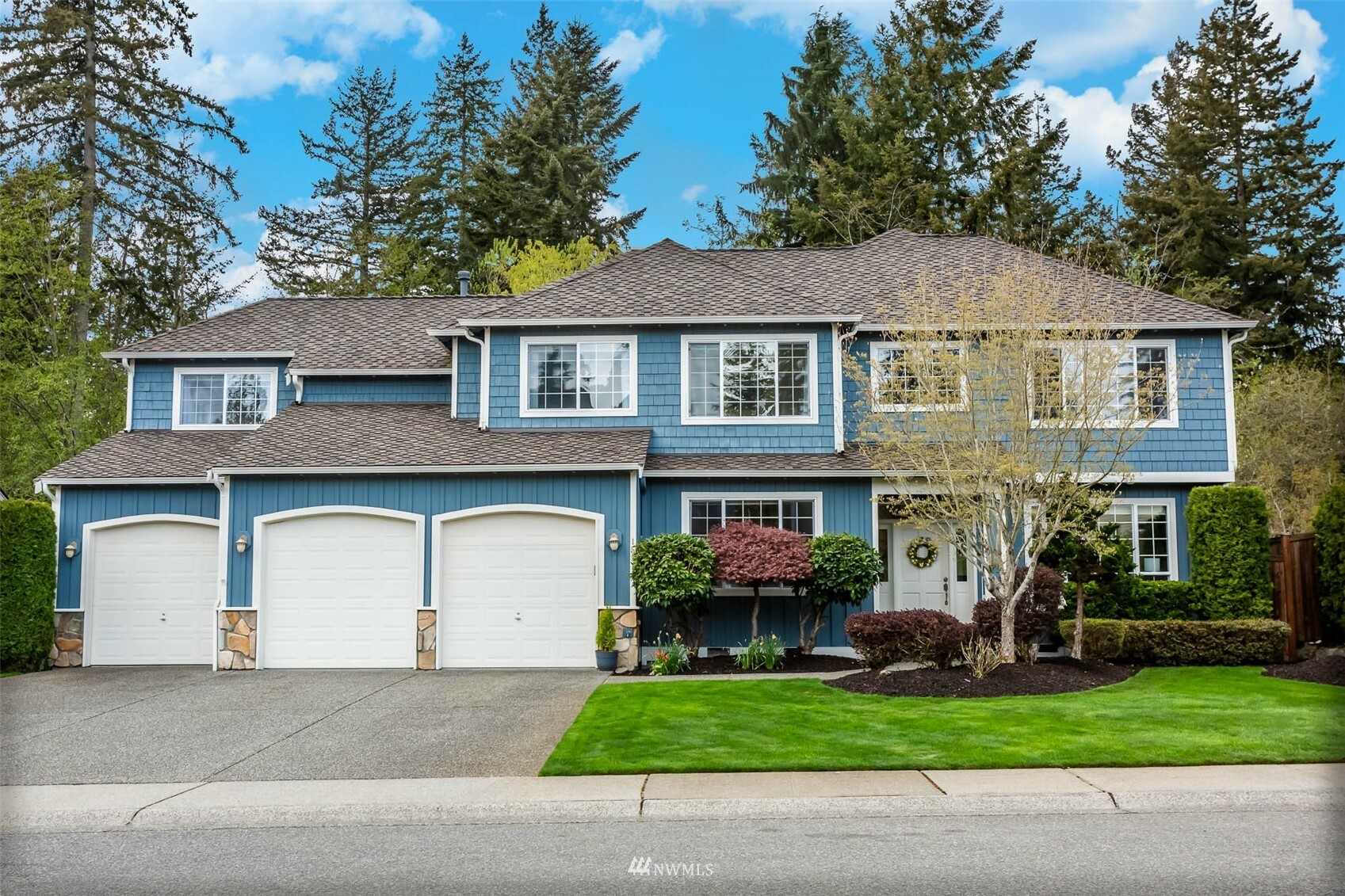 Property Photo: 15814 67th Drive SE WA 98296