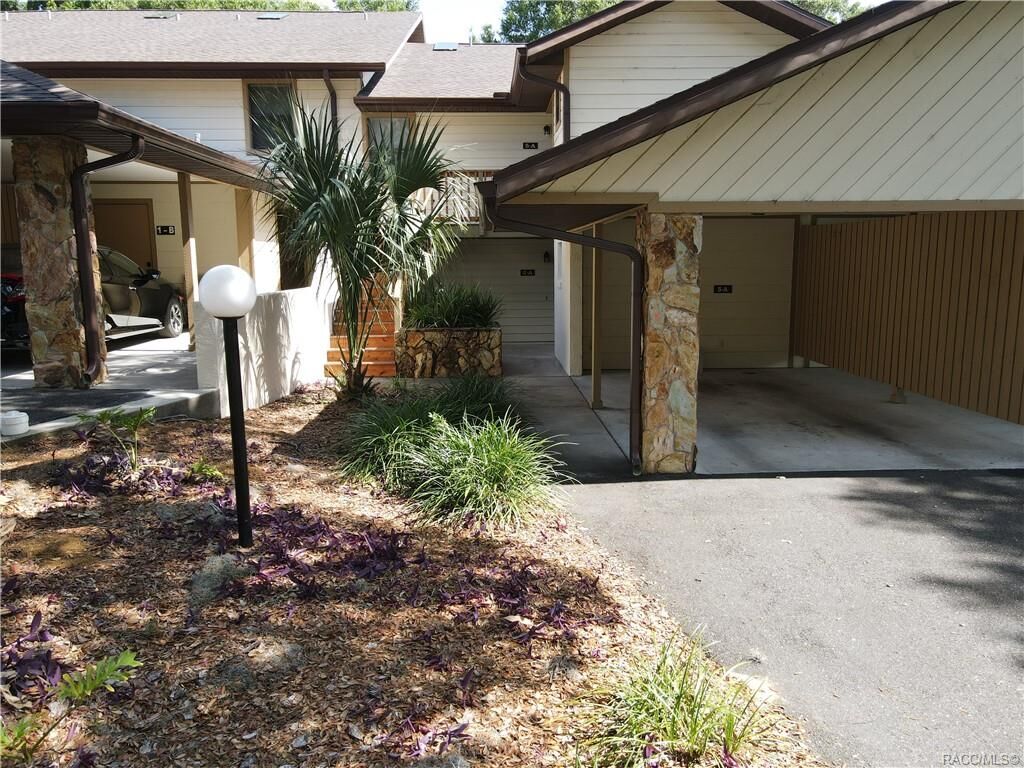 Property Photo:  186 E Glassboro Court 2A  FL 34442 