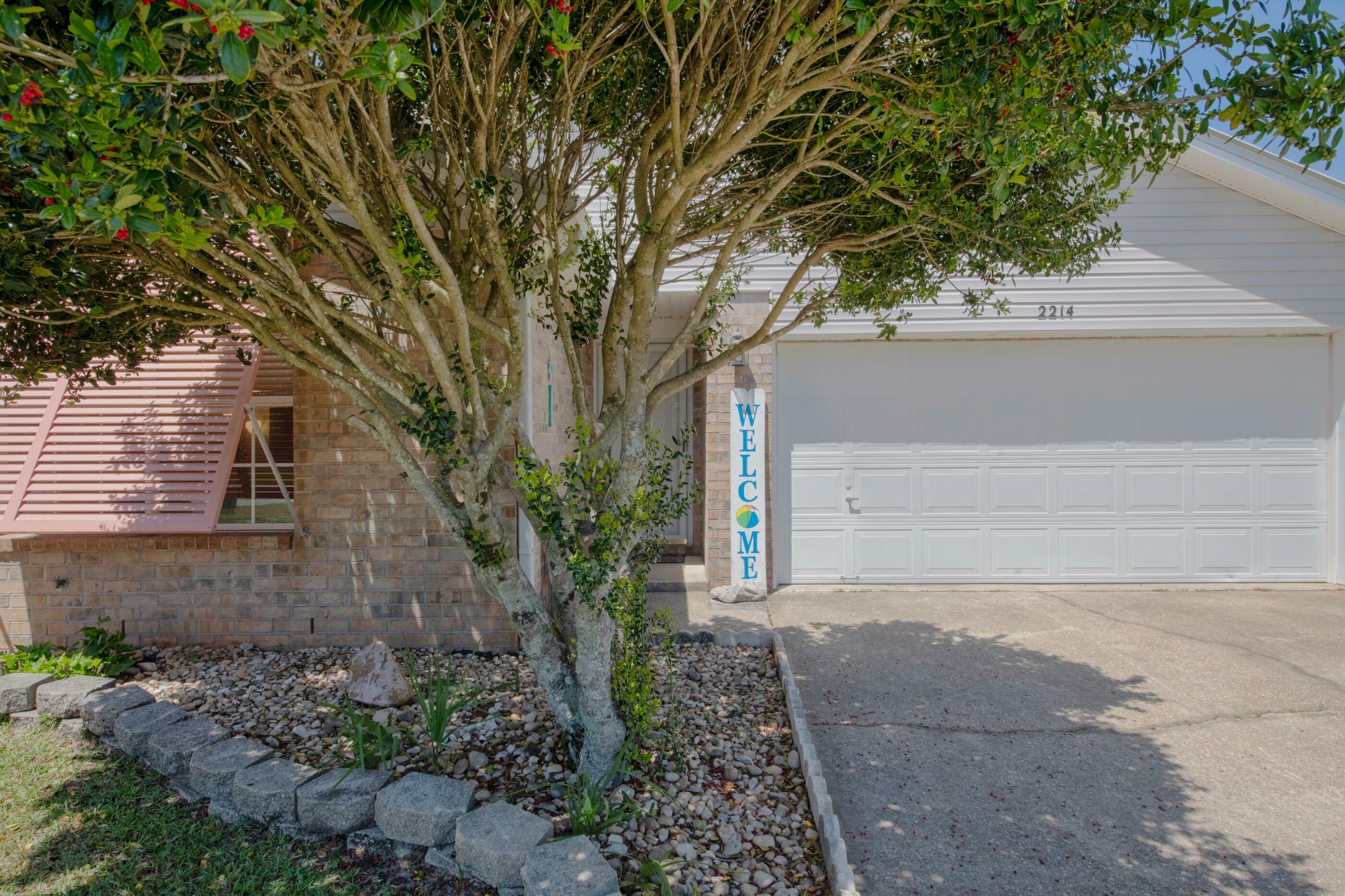 Property Photo:  2214 Parker Pl Court  FL 32566 