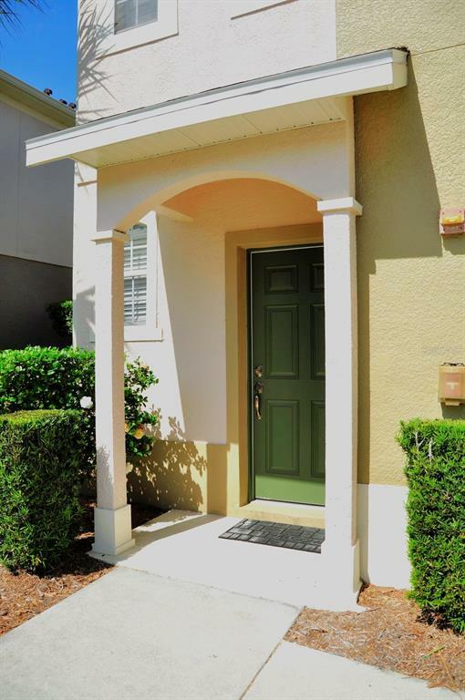 Property Photo: 617 Pinebranch Circle FL 32708