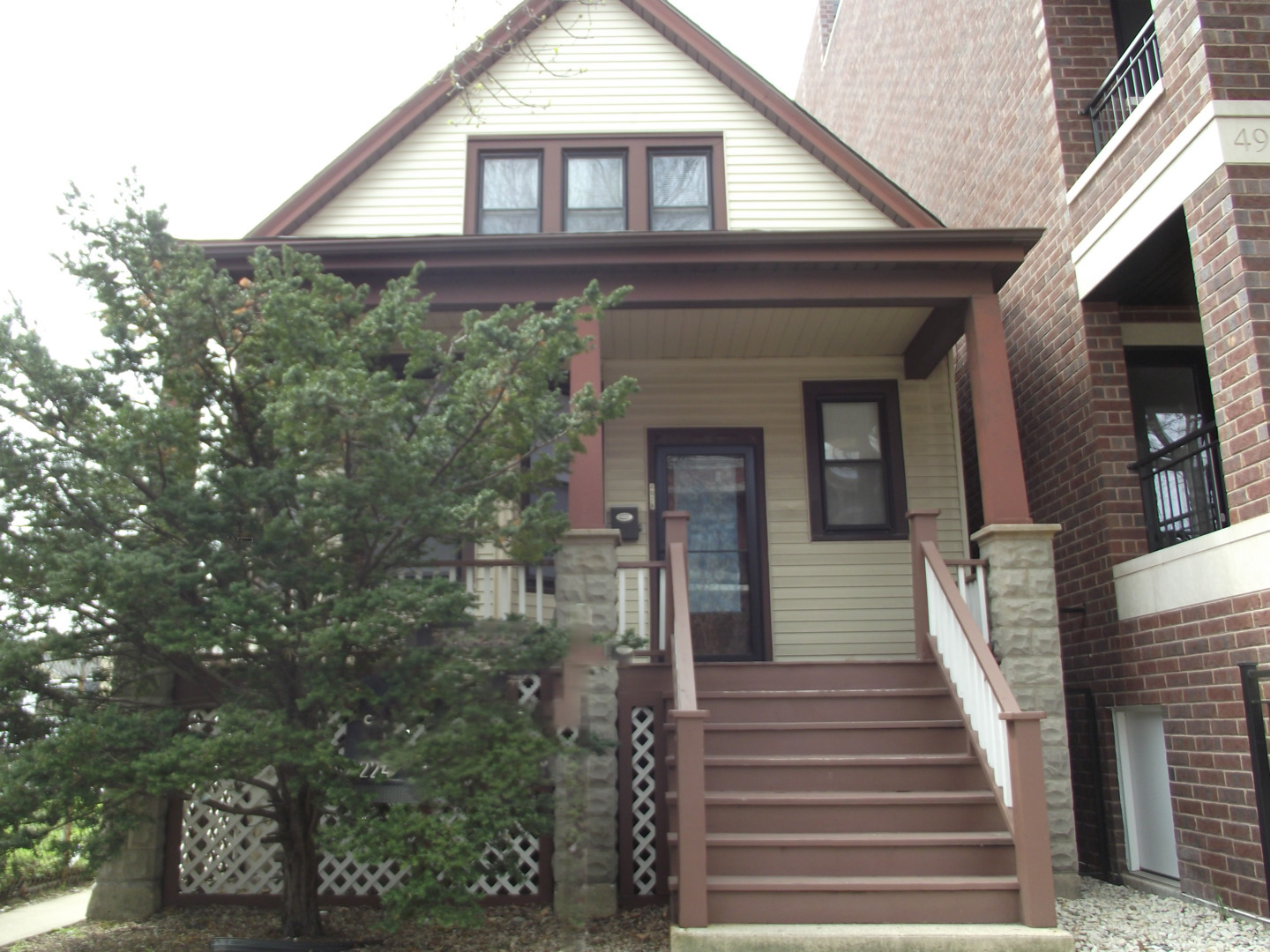 Property Photo: 4928 N Damen Avenue IL 60625