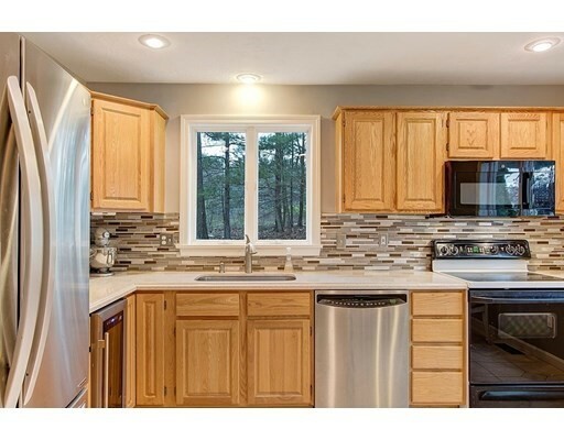 Property Photo: 109 Parkhurst Dr 109 MA 01886