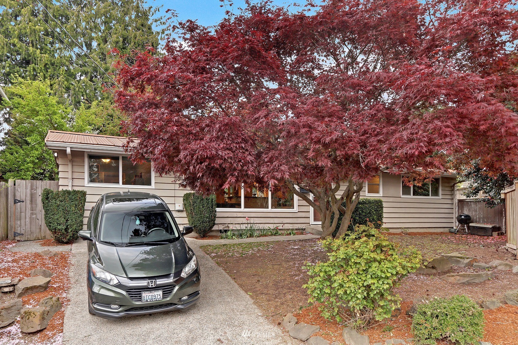 Property Photo:  5142 S Orchard Street  WA 98118 