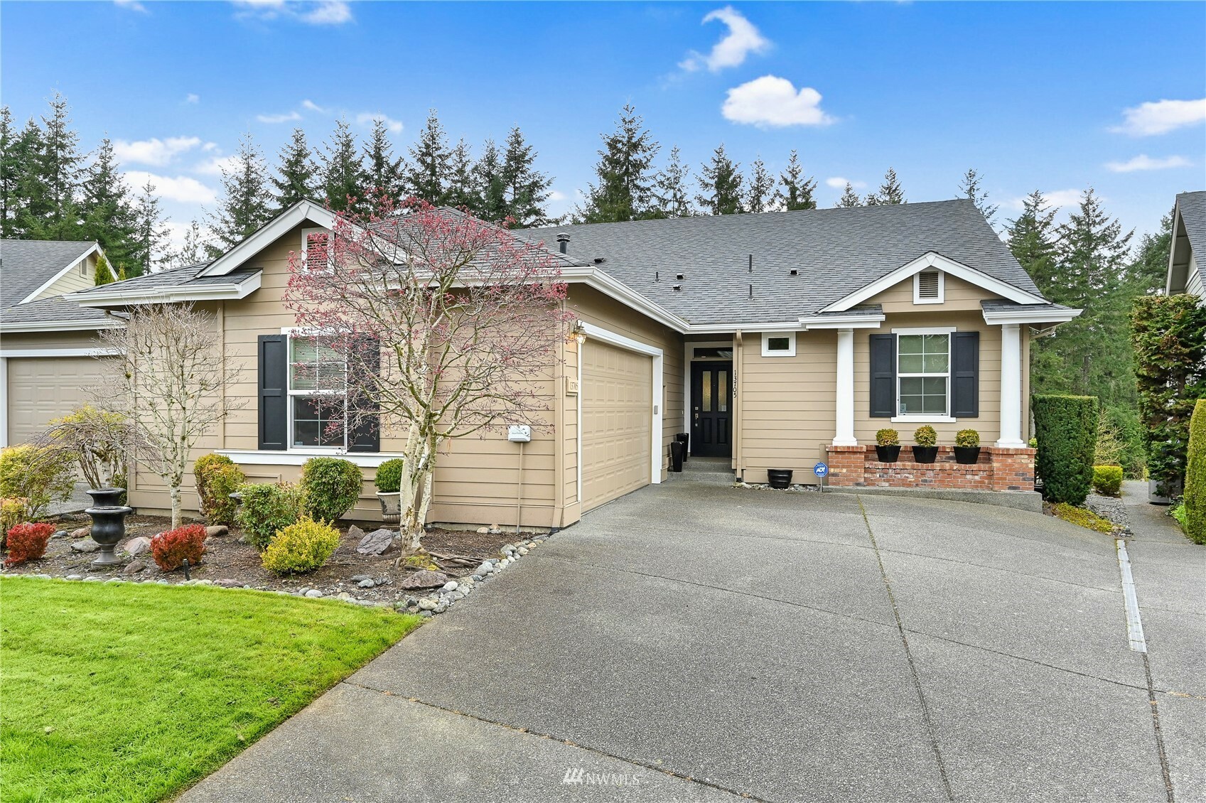 Property Photo:  13705 Morgan Drive NE  WA 98053 