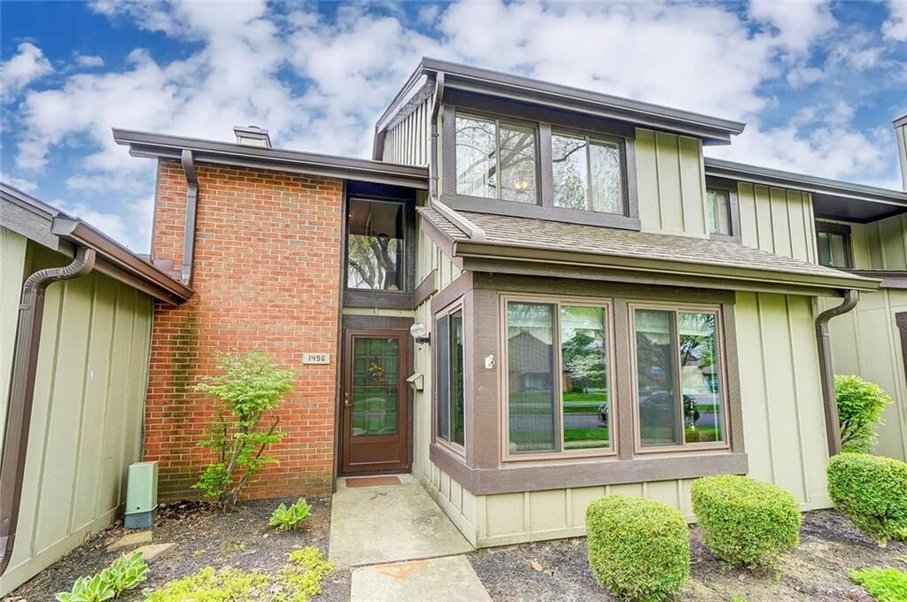 Property Photo:  1456 Carriage Trace Boulevard  OH 45459