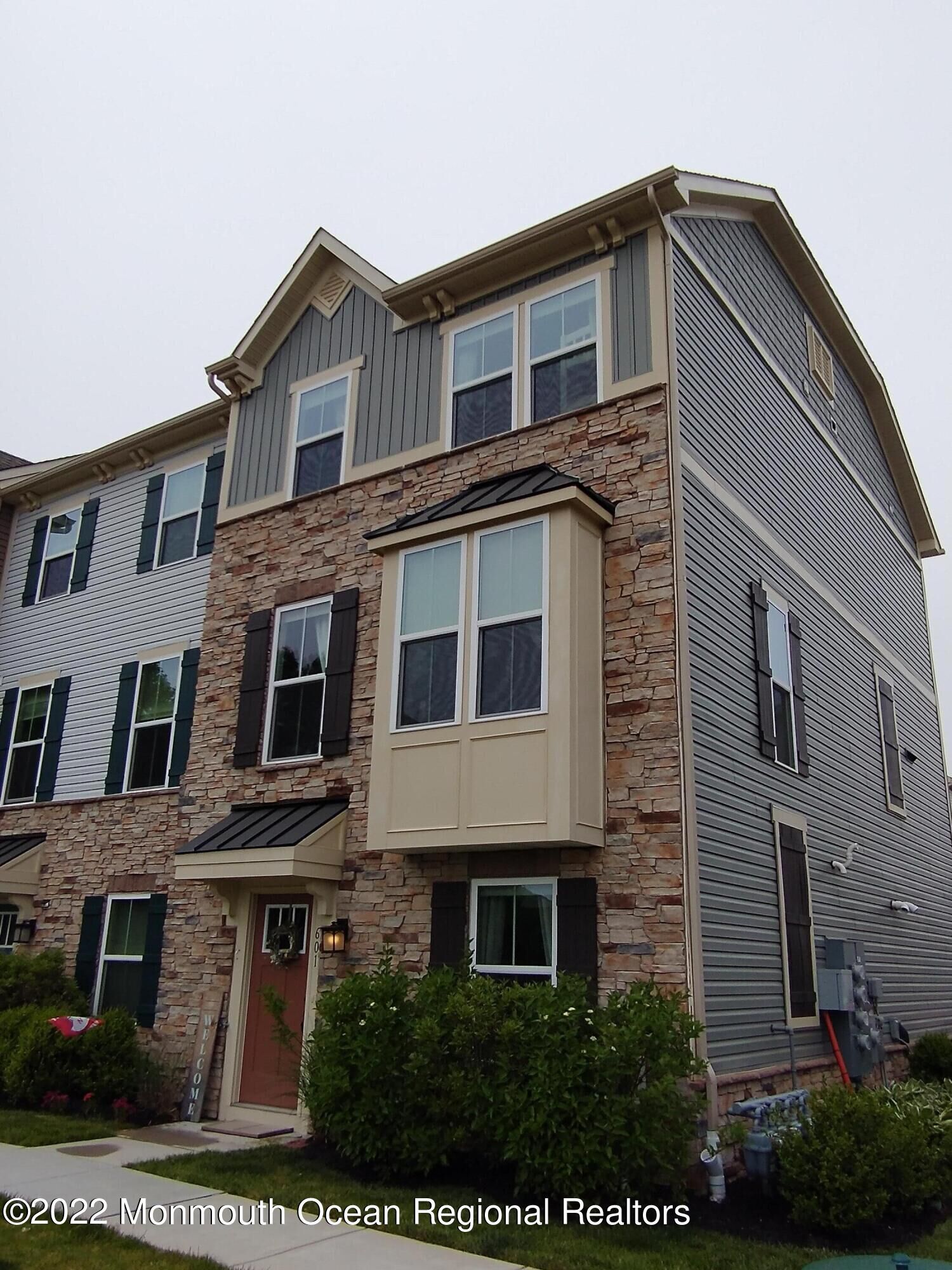 Property Photo:  601 Bayside Court  NJ 08879 