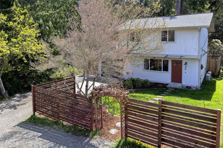 Property Photo:  1909 9th  WA 98368 