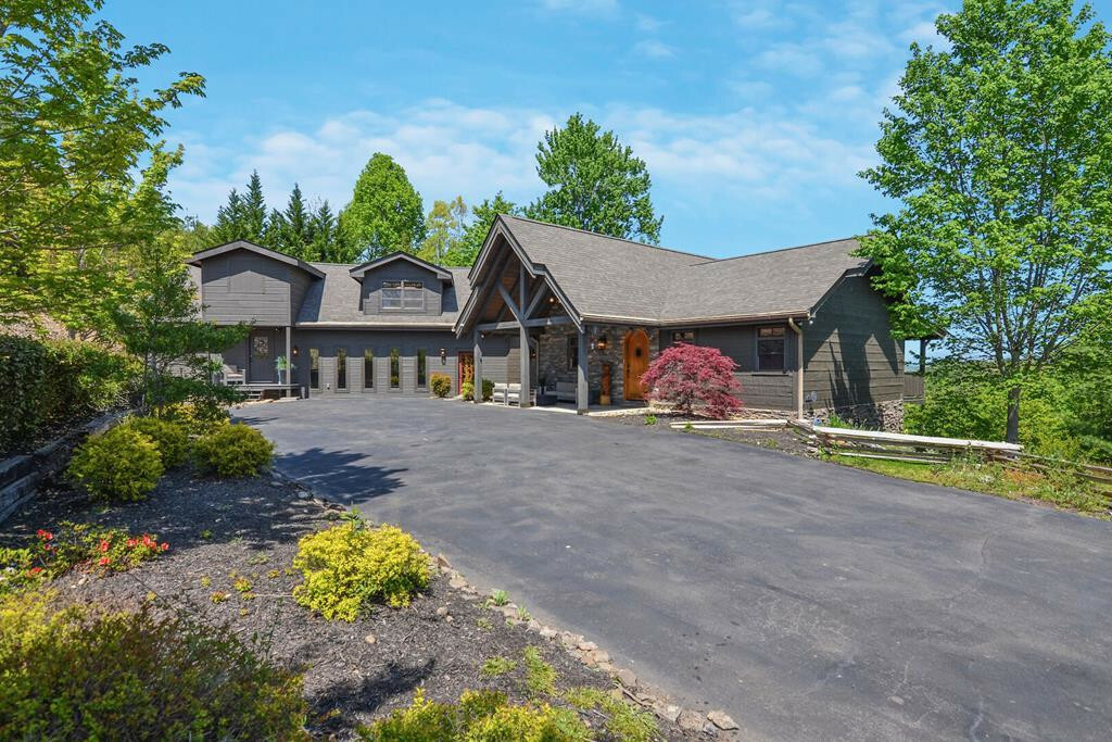 Property Photo: 2837 Cedar Falls Way TN 37862