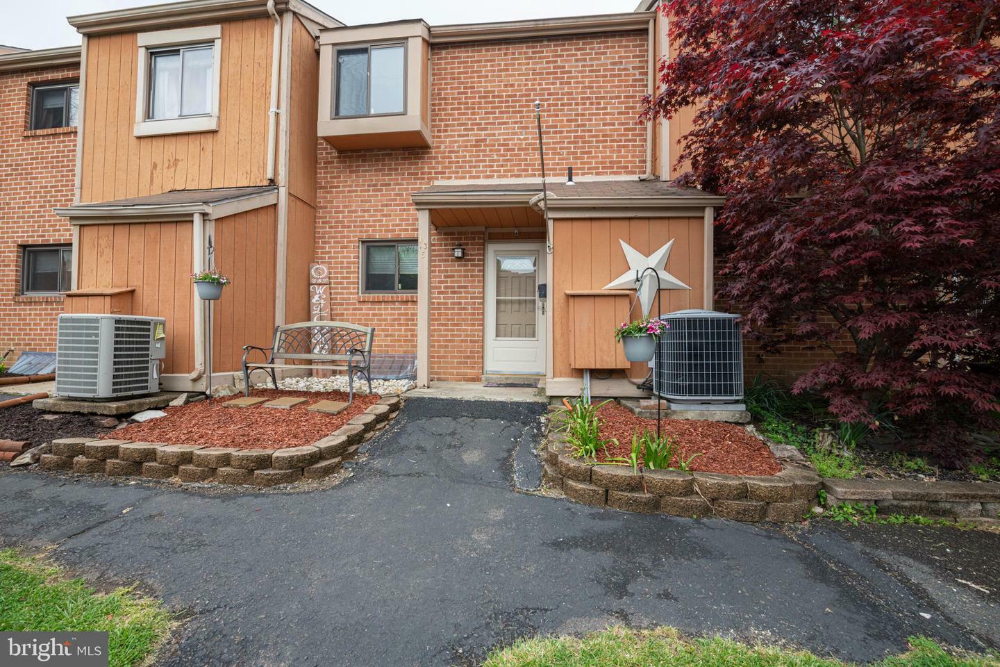 Property Photo:  135 Larchwood Court  PA 19426 