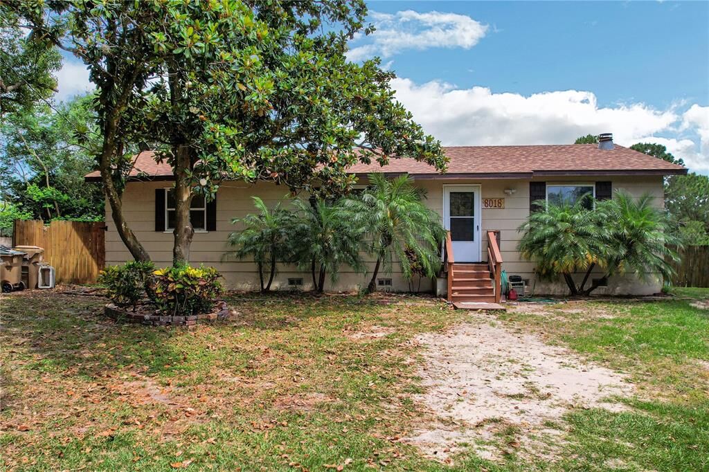 Property Photo:  8018 Grovemont Estates Road  FL 34736 