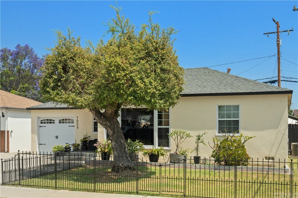 Property Photo:  7854 Wexford Avenue  CA 90606 