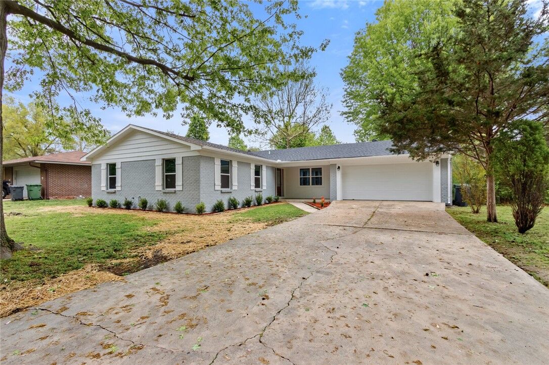 Property Photo: 823 S 20th Street AR 72758