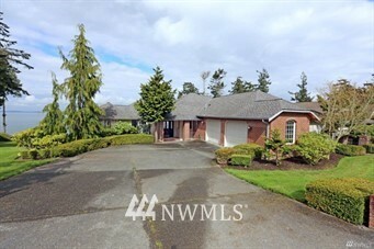 Property Photo:  709 Tillicum Way  WA 98282 